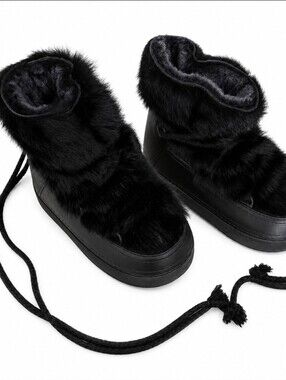 IKKII Black Faux Fur Winter Boots Size 38 Women's